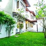 The Austin Residence By Unique Hotels