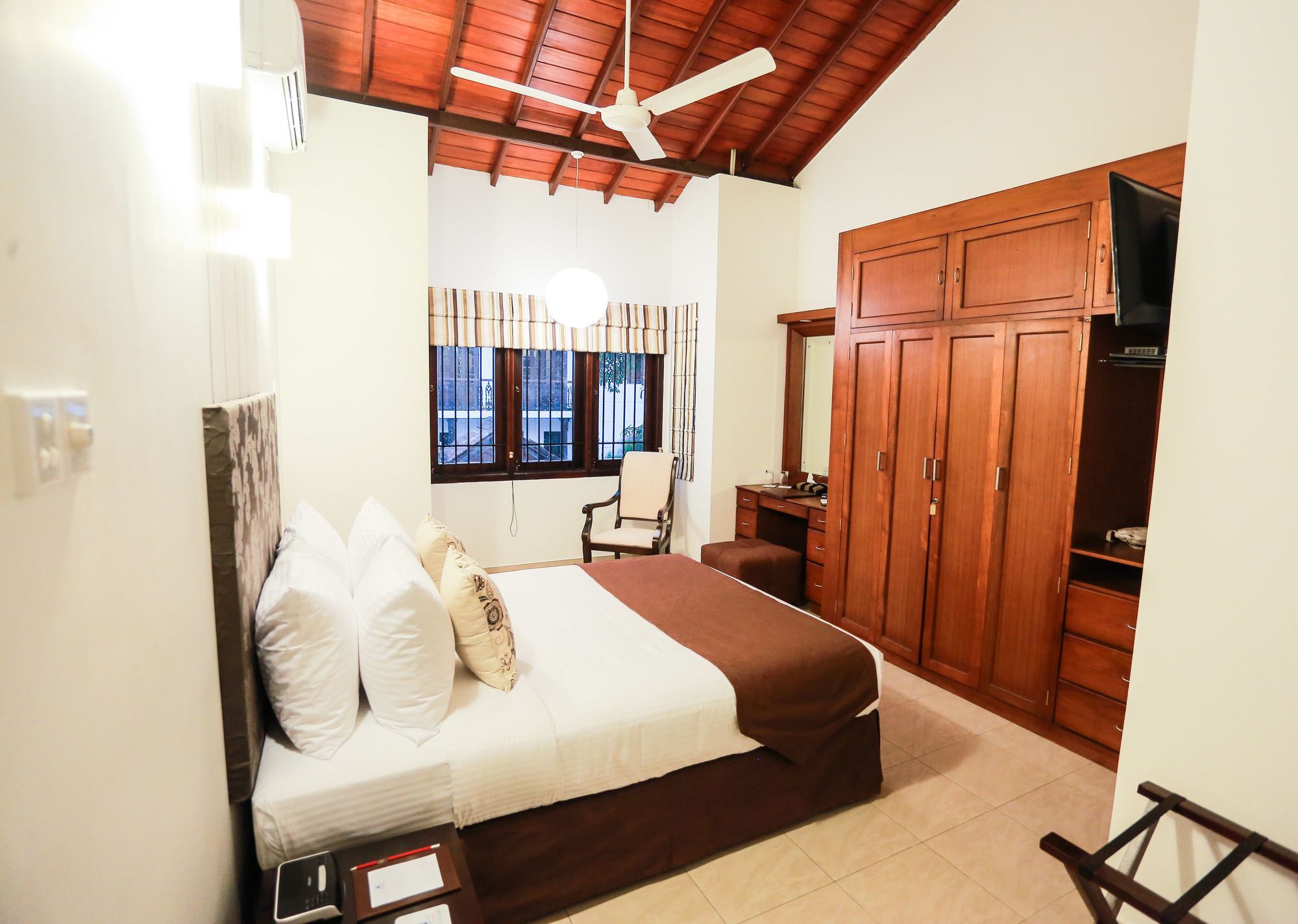 The Austin By Unique Colombo