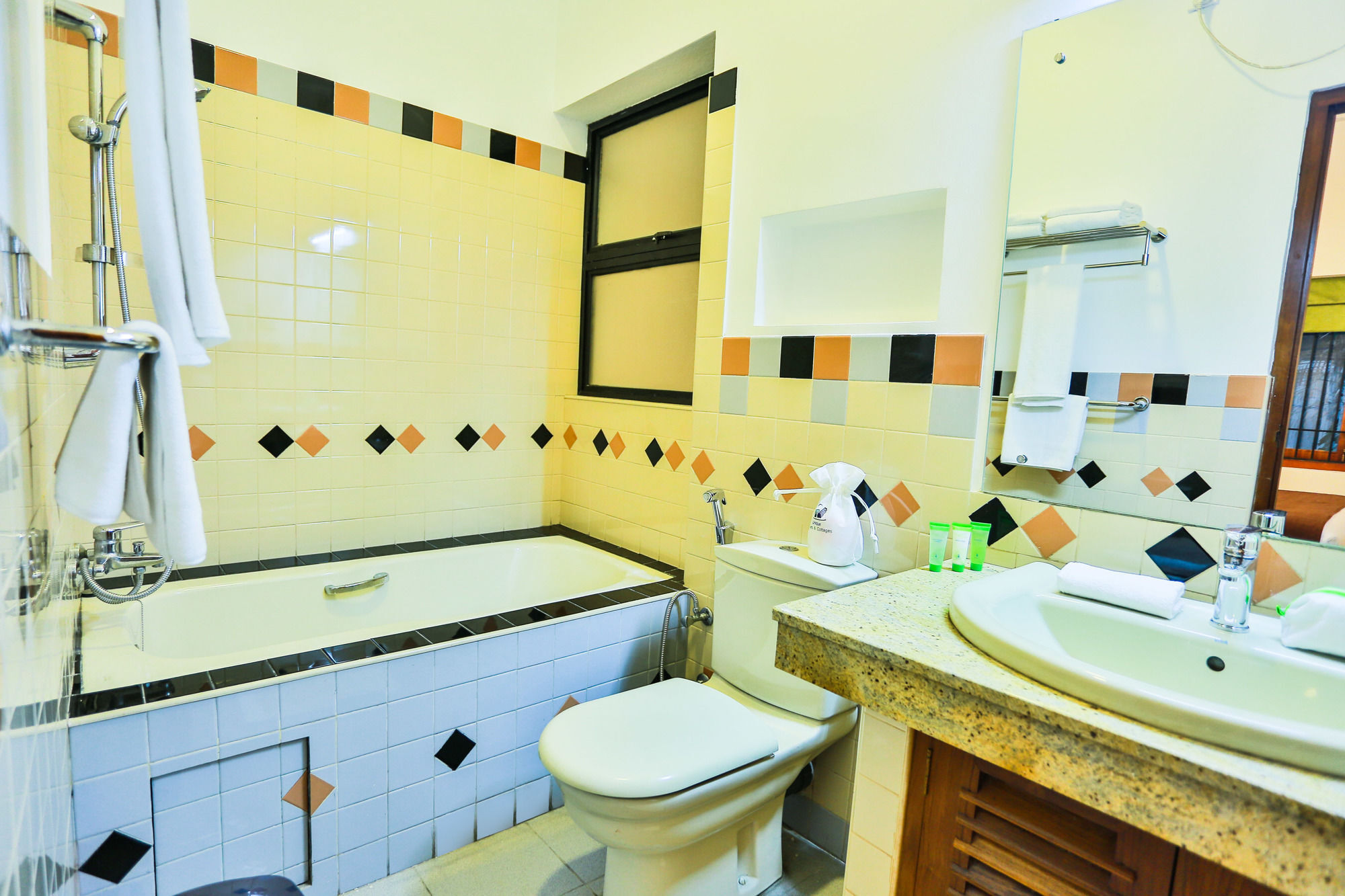 The Austin By Unique 3* Colombo